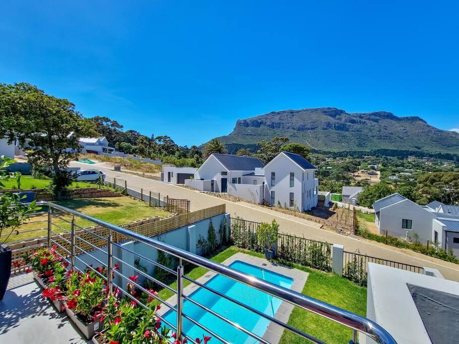 Estate Living In Houtbay With Pool And Views Villa Cape Town Exterior photo