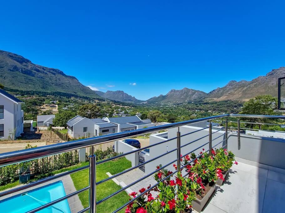 Estate Living In Houtbay With Pool And Views Villa Cape Town Exterior photo