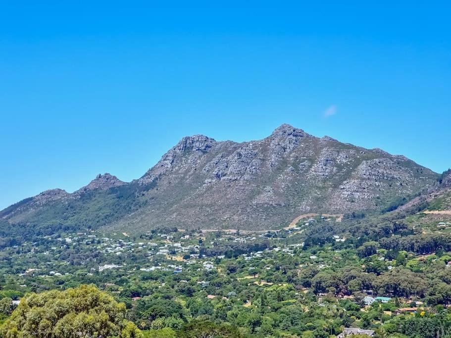 Estate Living In Houtbay With Pool And Views Villa Cape Town Exterior photo